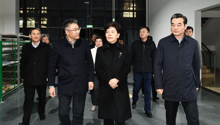 省委常委、省委宣传部部长徐缨来淮调研